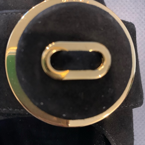 Authentic Prada Button Pump - Size 40.5 - Picture 6 of 15